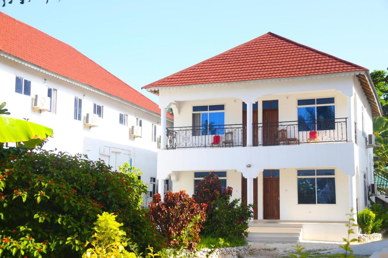 גאמביאני Visitor'S Inn מראה חיצוני תמונה