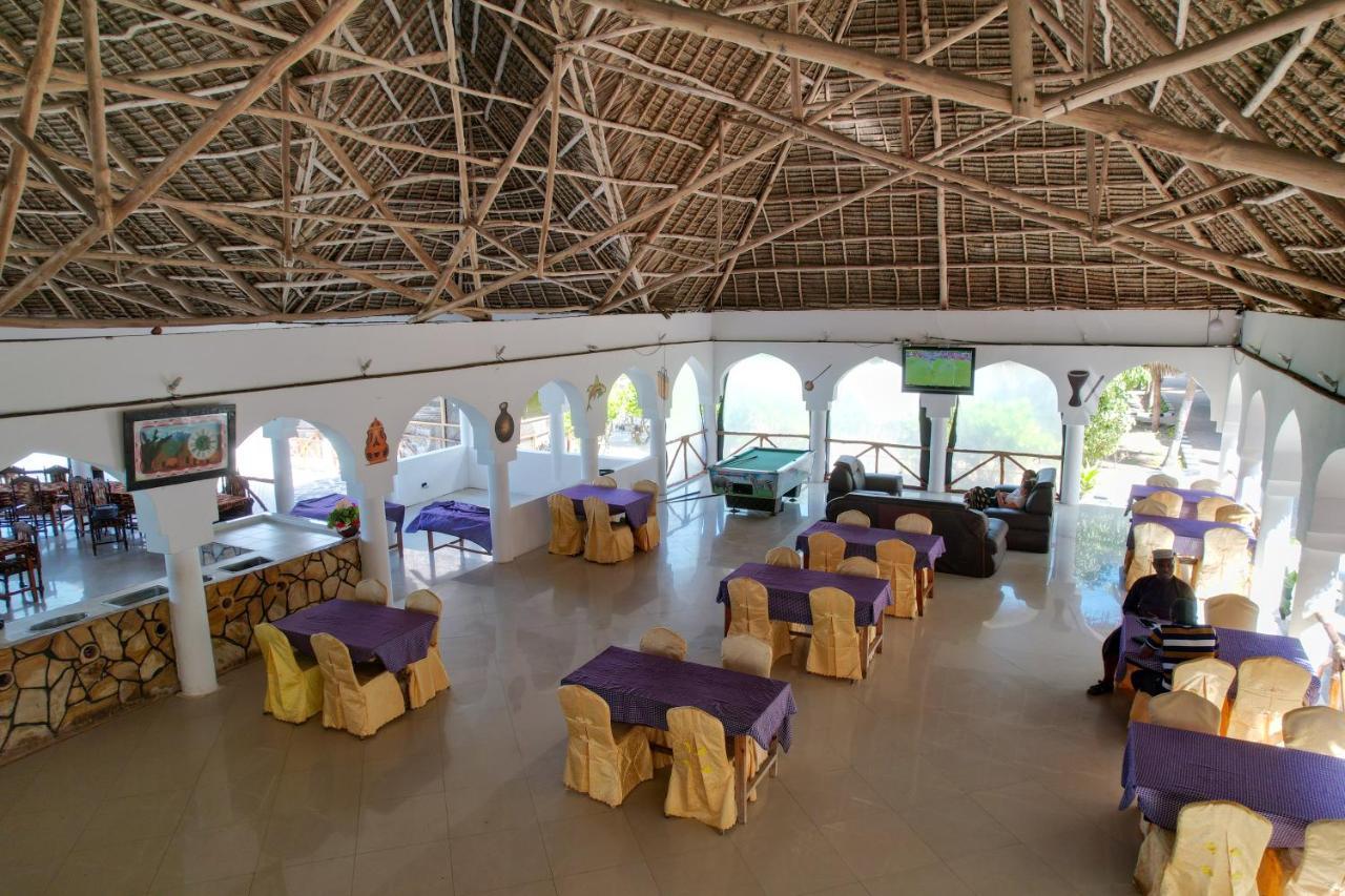 גאמביאני Visitor'S Inn מראה חיצוני תמונה